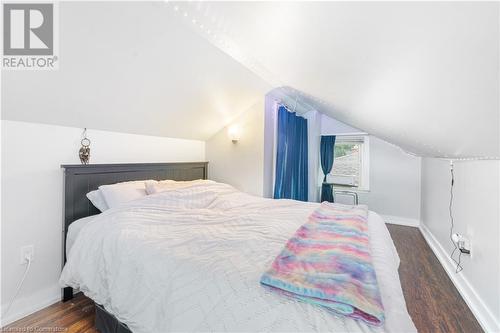 10 Kirk Street, St. Catharines, ON - Indoor Photo Showing Bedroom