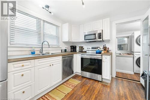 10 Kirk Street, St. Catharines, ON - Indoor Photo Showing Kitchen With Double Sink