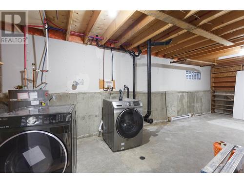 728 Arbutus Road, Lumby, BC - Indoor Photo Showing Laundry Room