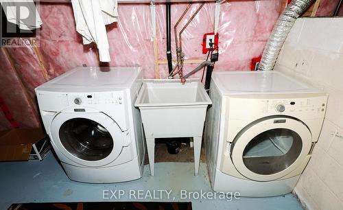 3109 Shaver Street, London, ON - Indoor Photo Showing Laundry Room