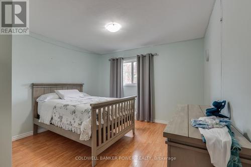 9 Ponds Edge Court, London, ON - Indoor Photo Showing Bedroom