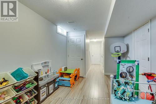 9 Ponds Edge Court, London, ON - Indoor Photo Showing Other Room