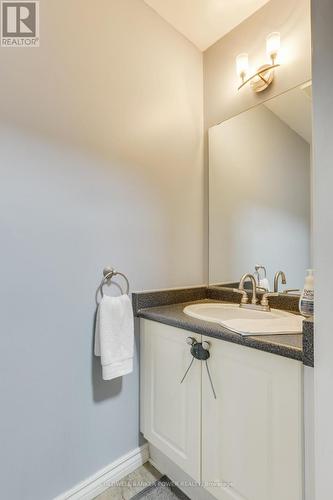 9 Ponds Edge Court, London, ON - Indoor Photo Showing Bathroom