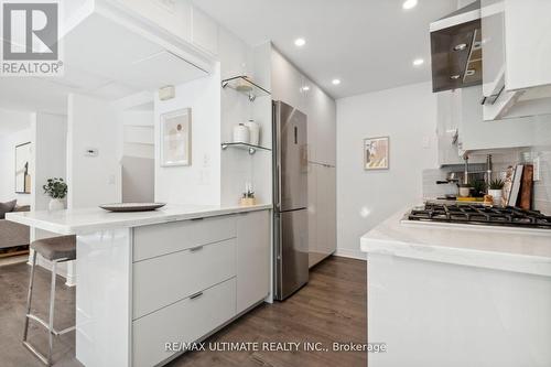 6 - 230 St. George Street, Toronto, ON - Indoor Photo Showing Kitchen With Upgraded Kitchen