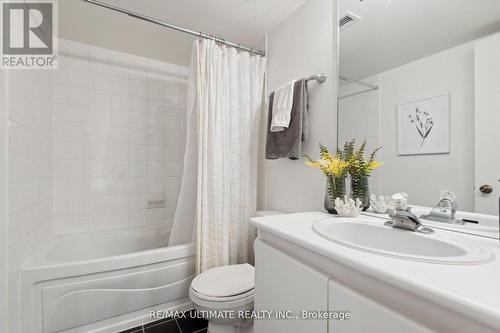 6 - 230 St. George Street, Toronto, ON - Indoor Photo Showing Bathroom