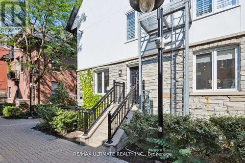 6 - 230 St. George Street, Toronto, ON - Outdoor