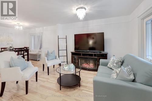 1659 Keele Street, Toronto, ON - Indoor Photo Showing Living Room