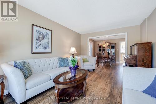 139 Elgin Drive, Brampton, ON - Indoor Photo Showing Living Room