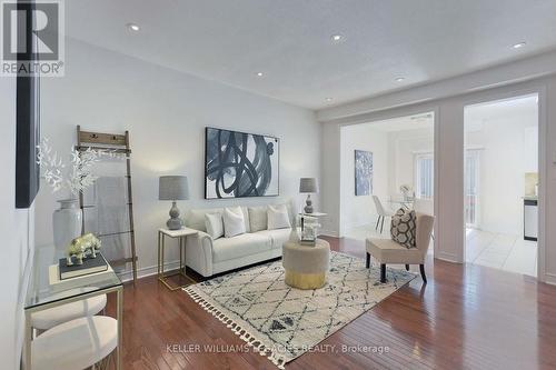 2475 Old Brompton Way, Oakville, ON - Indoor Photo Showing Living Room