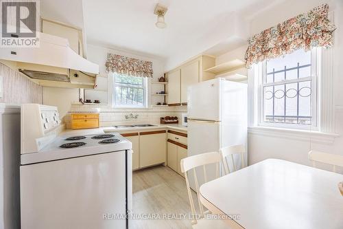 333 Glengarry Avenue, Toronto, ON - Indoor Photo Showing Kitchen