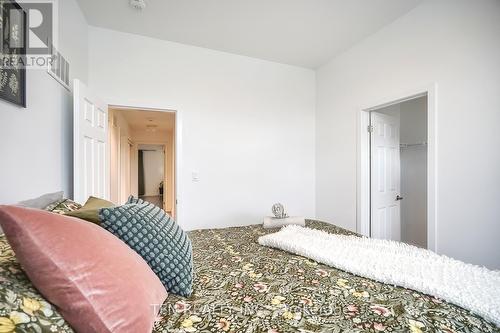 109 Sunflower Crescent, Thorold, ON - Indoor Photo Showing Bedroom