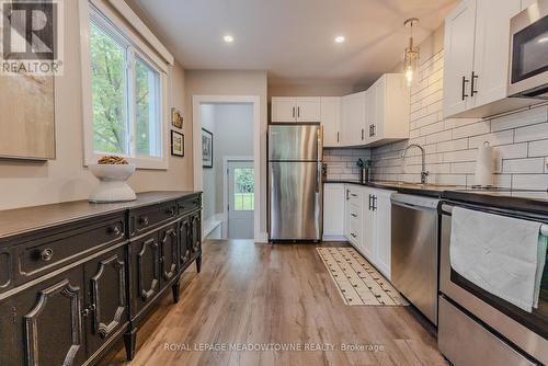 34 Clayburn Avenue, St. Catharines, ON - Indoor Photo Showing Kitchen