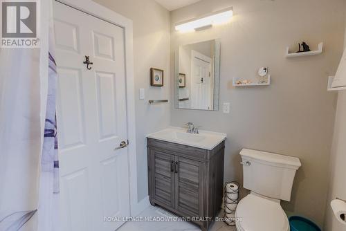 34 Clayburn Avenue, St. Catharines, ON - Indoor Photo Showing Bathroom