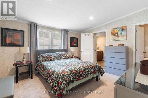 323 - 23 Four Mile Creek Road, Niagara-On-The-Lake, ON - Indoor Photo Showing Bedroom