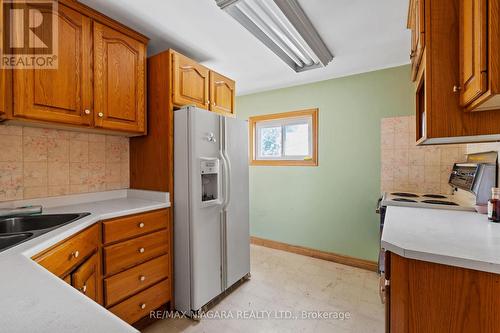 19 Christie Street, St. Catharines, ON - Indoor Photo Showing Kitchen With Double Sink