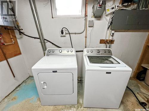 261 Conlin Drive, Swift Current, SK - Indoor Photo Showing Laundry Room