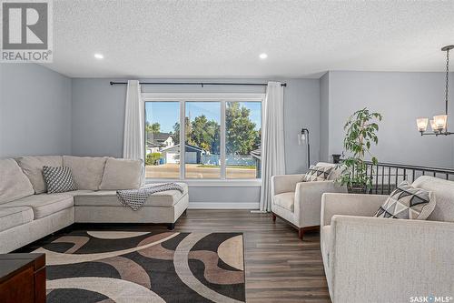 315 Wedge Road, Saskatoon, SK - Indoor Photo Showing Living Room