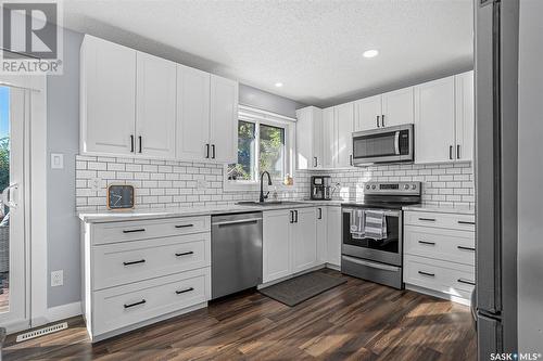 315 Wedge Road, Saskatoon, SK - Indoor Photo Showing Kitchen With Stainless Steel Kitchen With Upgraded Kitchen