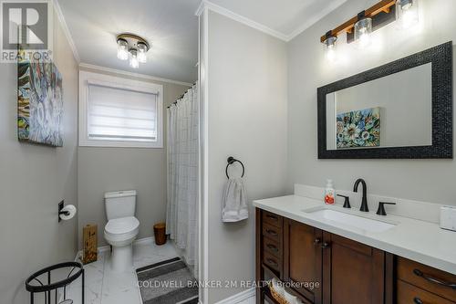 641 Montcalm Avenue, Oshawa (Vanier), ON - Indoor Photo Showing Bathroom