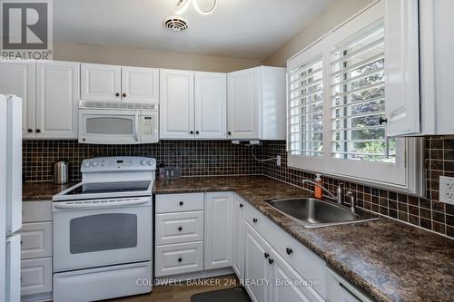 641 Montcalm Avenue, Oshawa (Vanier), ON - Indoor Photo Showing Kitchen