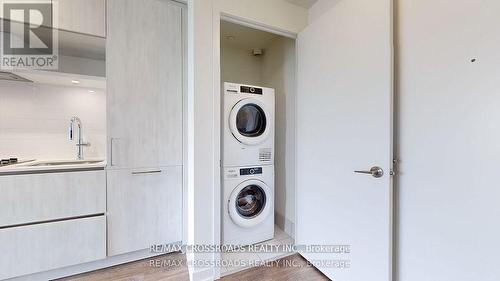 715 - 6 David Eyer Road, Richmond Hill, ON - Indoor Photo Showing Laundry Room