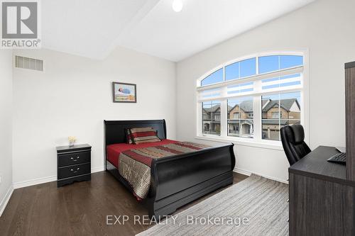 1739 Emberton Way, Innisfil, ON - Indoor Photo Showing Bedroom