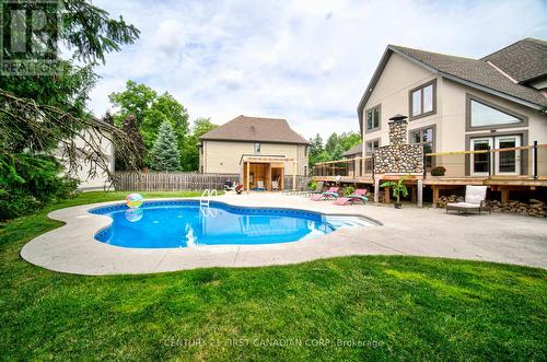 1659 Hamilton Road, London, ON - Outdoor With In Ground Pool With Backyard