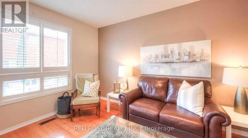 1091 Augustus Drive, Burlington, ON - Indoor Photo Showing Living Room