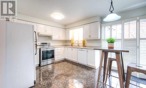 1091 Augustus Drive, Burlington, ON - Indoor Photo Showing Kitchen