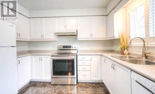 1091 Augustus Drive, Burlington, ON - Indoor Photo Showing Kitchen With Double Sink