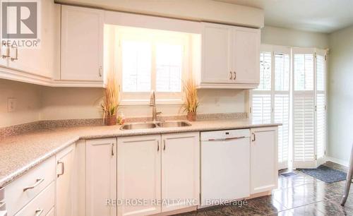 1091 Augustus Drive, Burlington, ON - Indoor Photo Showing Kitchen With Double Sink