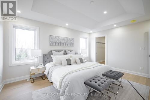 4229 Manson Lane, Lincoln, ON - Indoor Photo Showing Bedroom