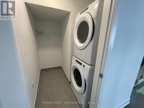 142 - 1060 Douglas Mccurdy Comm, Mississauga, ON - Indoor Photo Showing Laundry Room