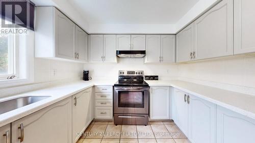 14 Australia Drive, Brampton, ON - Indoor Photo Showing Kitchen