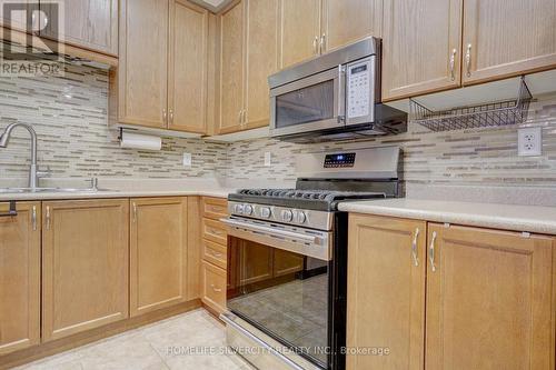 4060 Thomas Alton Boulevard, Burlington, ON - Indoor Photo Showing Kitchen With Double Sink