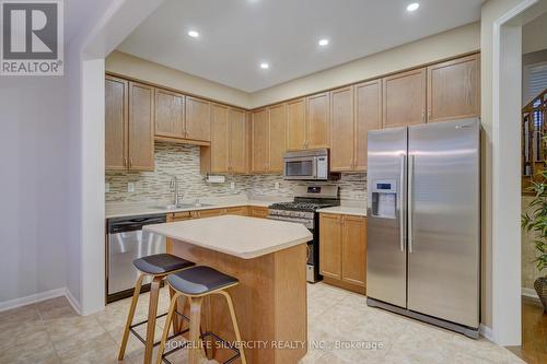 4060 Thomas Alton Boulevard, Burlington, ON - Indoor Photo Showing Kitchen With Upgraded Kitchen