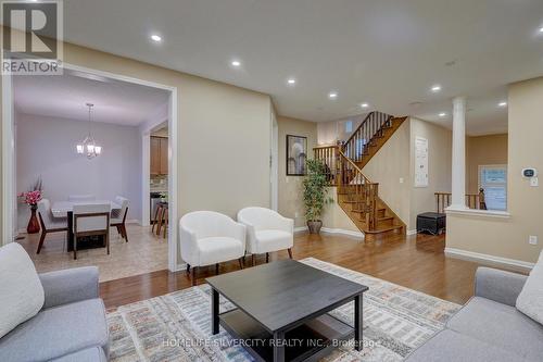 4060 Thomas Alton Boulevard, Burlington, ON - Indoor Photo Showing Living Room