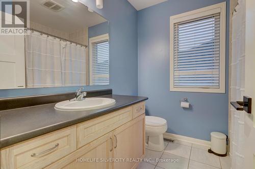 4060 Thomas Alton Boulevard, Burlington, ON - Indoor Photo Showing Bathroom