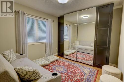 4060 Thomas Alton Boulevard, Burlington, ON - Indoor Photo Showing Bedroom