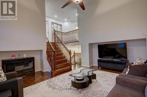 4060 Thomas Alton Boulevard, Burlington, ON - Indoor Photo Showing Living Room With Fireplace