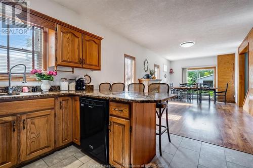 1353 Orchard Boulevard, Kingsville, ON - Indoor Photo Showing Kitchen With Double Sink