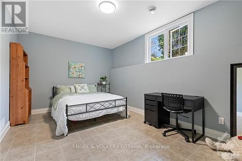 46 Kimberly Avenue, North Grenville, ON - Indoor Photo Showing Bedroom