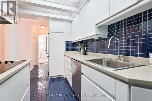 141 Sutherland Drive, Toronto, ON - Indoor Photo Showing Kitchen