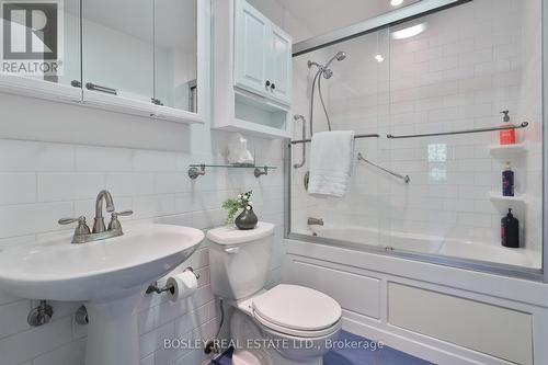 141 Sutherland Drive, Toronto, ON - Indoor Photo Showing Bathroom