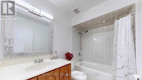 299A - 165 Cherokee Boulevard, Toronto, ON - Indoor Photo Showing Bathroom