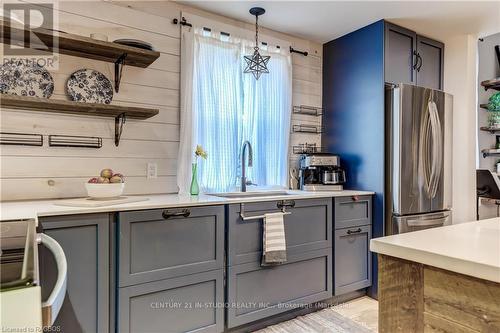 44 2Nd Avenue, Arran-Elderslie, ON - Indoor Photo Showing Kitchen