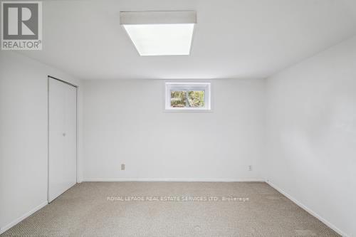 32 Dallyn Crescent, Toronto, ON - Indoor Photo Showing Other Room