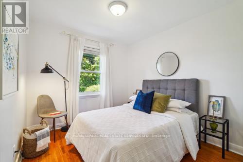 32 Dallyn Crescent, Toronto, ON - Indoor Photo Showing Bedroom