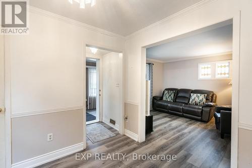 4584 Sixth Avenue, Niagara Falls, ON - Indoor