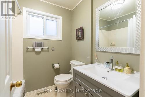 4584 Sixth Avenue, Niagara Falls, ON - Indoor Photo Showing Bathroom